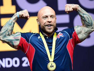 Micky Yule with his gold medal at the 2016 Invictus Games